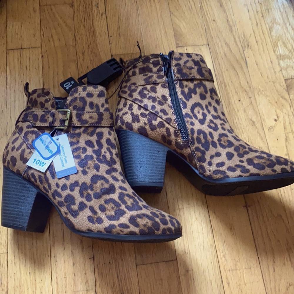 NWT Leopard Print Boots Size 10W